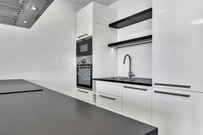 Pronájem bytu 3+kk, Praha - Vršovice, U Roháčových kasáren, 71 m2