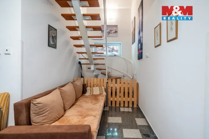 Prodej chalupy, Hajany, 285 m2