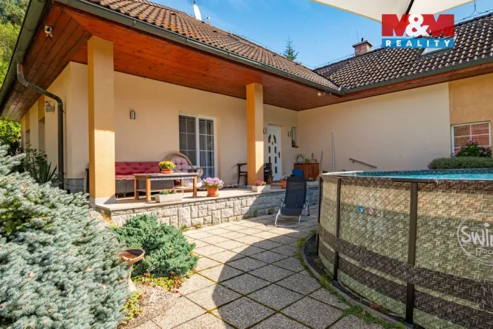 Prodej chalupy, Hajany, 285 m2