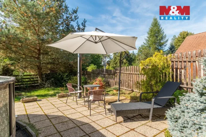 Prodej chalupy, Hajany, 285 m2