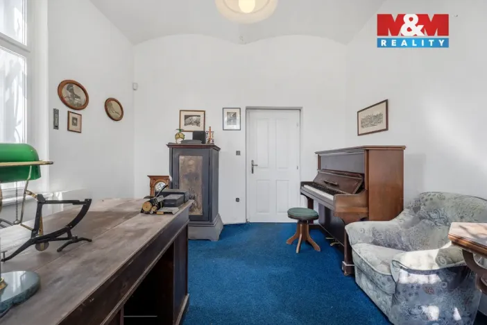 Prodej obchodního prostoru, Česká Kamenice, Lipová, 1225 m2