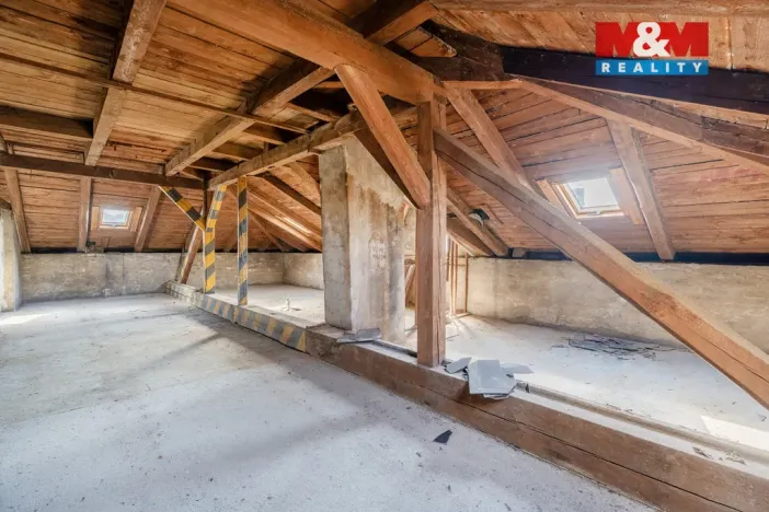 Prodej obchodního prostoru, Česká Kamenice, Lipová, 1225 m2