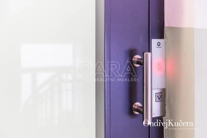 Pronájem bytu 2+kk, Praha - Staré Město, Kaprova, 62 m2