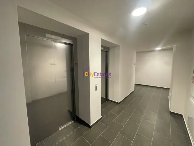 Pronájem bytu 1+kk, Praha - Hloubětín, Poděbradská, 30 m2