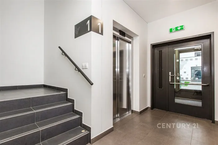 Pronájem bytu 2+kk, Praha, Saarinenova, 51 m2