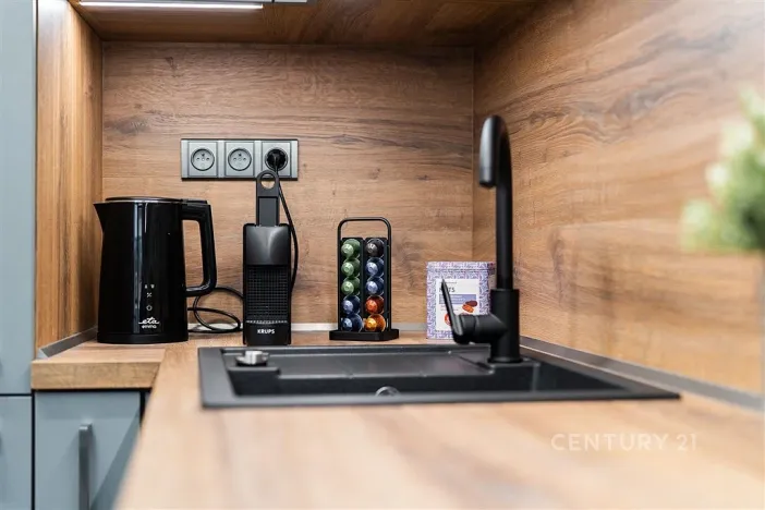 Pronájem bytu 2+kk, Praha, Plzeňská, 43 m2