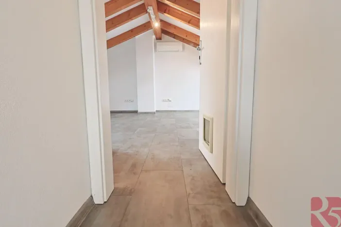 Pronájem bytu 4+1, Praha - Žižkov, Na Jarově, 122 m2