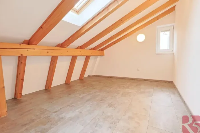 Pronájem bytu 4+1, Praha - Žižkov, Na Jarově, 122 m2