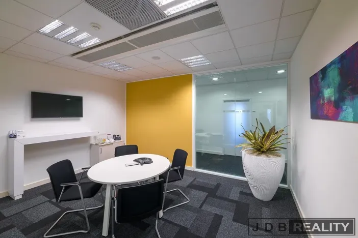 Pronájem kanceláře, Praha - Karlín, Rohanské nábřeží, 60 m2