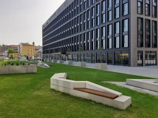 Pronájem kanceláře, Praha - Karlín, Sokolovská, 560 m2