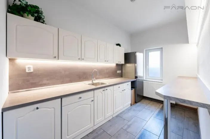 Pronájem skladu, Mladá Boleslav - Mladá Boleslav II, 450 m2