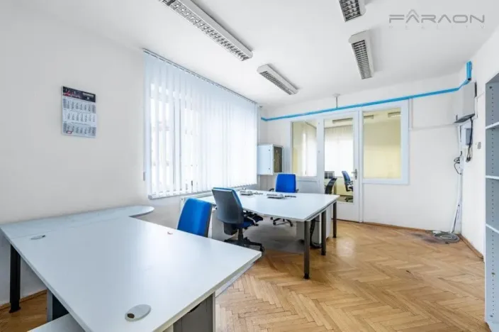 Pronájem kanceláře, Mladá Boleslav - Mladá Boleslav II, 450 m2