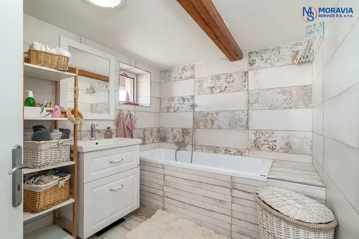 Prodej rodinného domu, Senička, 200 m2