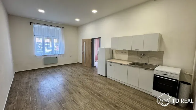 Pronájem bytu 1+kk, Pohořelice, Hybešova, 36 m2