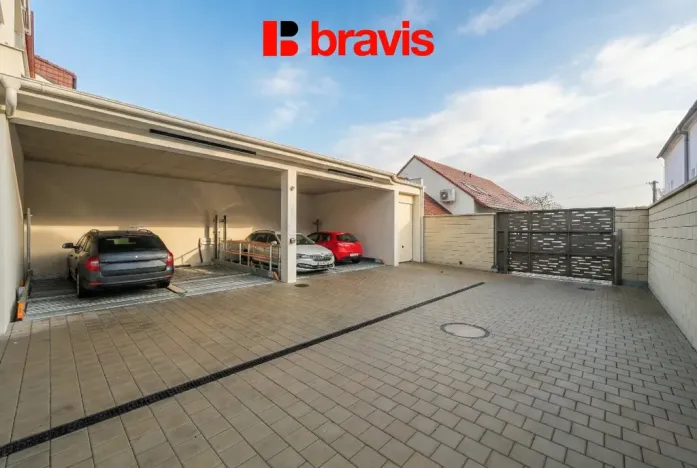 Prodej obchodního prostoru, Rousínov, Sušilovo náměstí, 99 m2