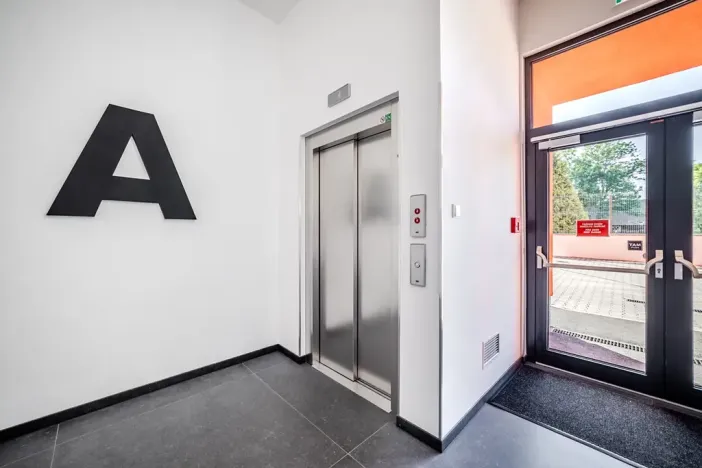 Pronájem kanceláře, Mělník, Bezručova, 16 m2