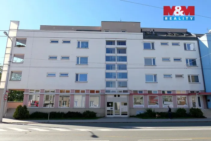 Pronájem bytu 2+kk, Hradec Králové - Kukleny, Pražská třída, 60 m2