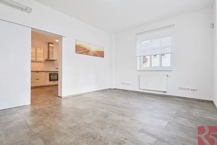 Pronájem bytu 3+kk, Praha - Žižkov, Na Jarově, 63 m2