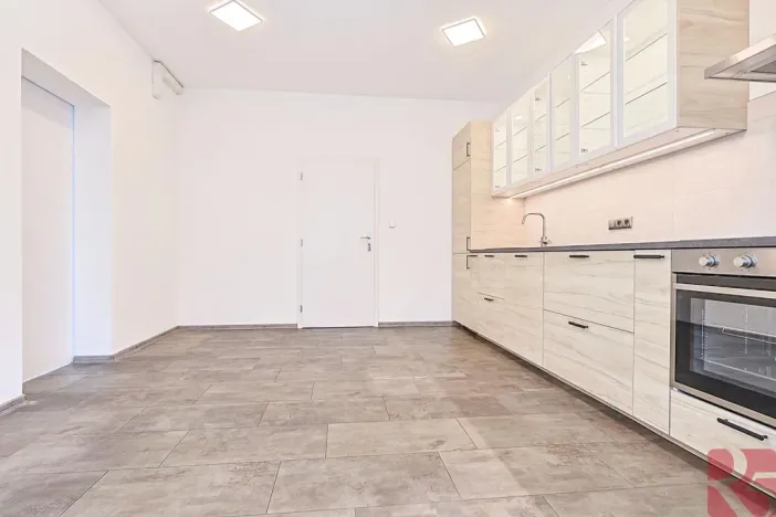 Pronájem bytu 3+kk, Praha - Žižkov, Na Jarově, 63 m2