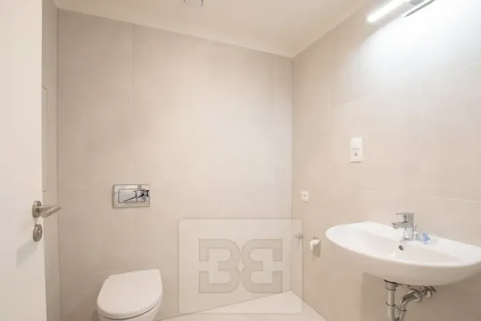 Pronájem bytu 1+kk, Praha - Hloubětín, Poděbradská, 32 m2