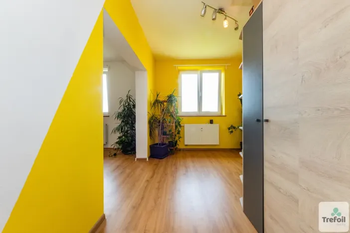 Prodej bytu 3+kk, Šestajovice, Komenského, 77 m2