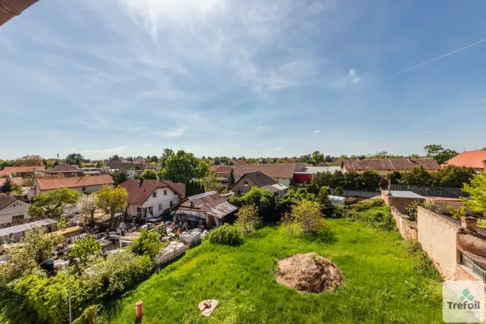 Prodej bytu 3+kk, Šestajovice, Komenského, 77 m2