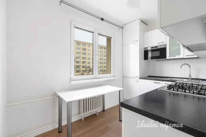 Pronájem bytu 2+1, Praha - Břevnov, Na Petřinách, 58 m2