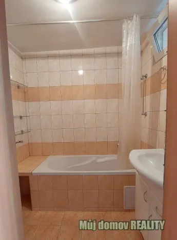 Pronájem bytu 2+1, Praha - Dejvice, Na Šťáhlavce, 61 m2