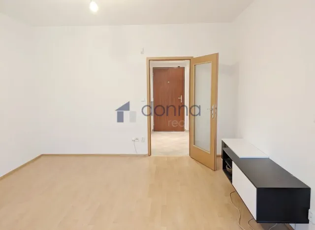 Pronájem bytu 1+kk, Praha, Mikanova, 40 m2