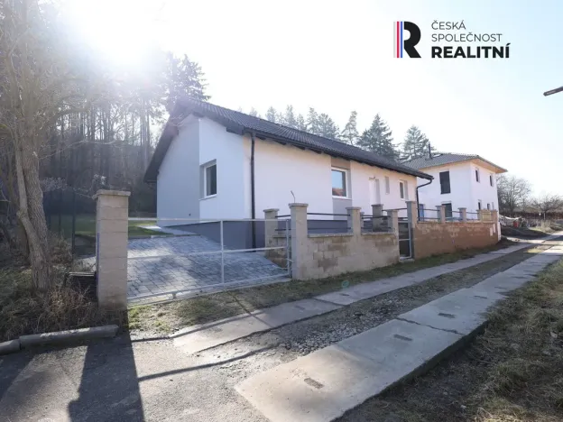 Prodej rodinného domu, Libušín, Nepřímská II, 560 m2
