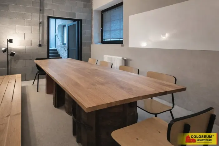 Pronájem kanceláře, Brno - Husovice, 236 m2