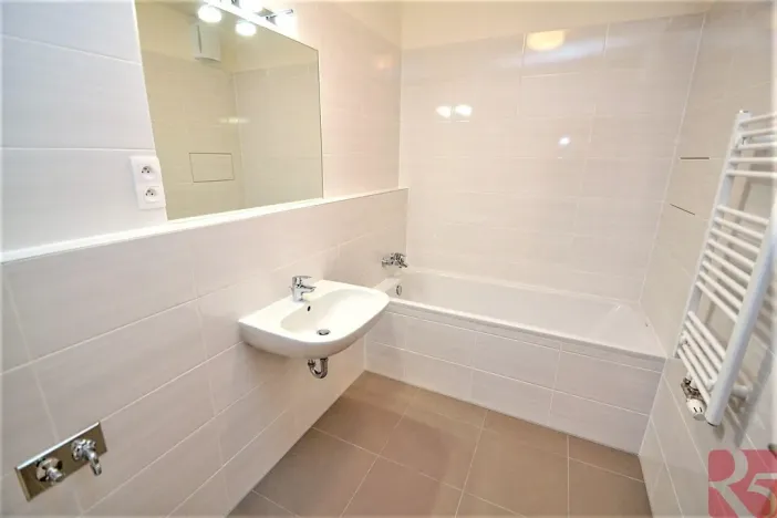 Pronájem bytu 2+kk, Praha - Žižkov, V zahrádkách, 55 m2