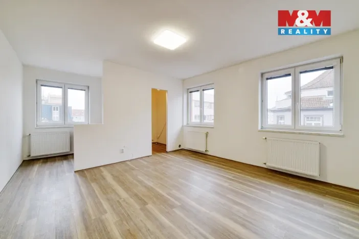 Prodej bytu 4+1, Cheb, Májová, 110 m2