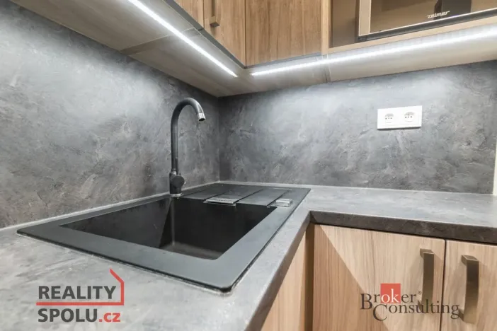 Pronájem bytu 2+kk, Praha - Suchdol, Stehlíkova, 48 m2