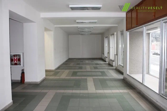Pronájem obchodního prostoru, Hodonín, nám. 17. listopadu, 535 m2