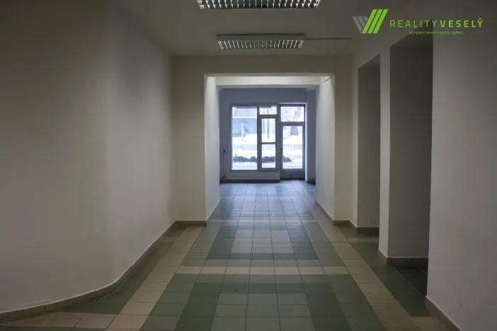 Pronájem obchodního prostoru, Hodonín, nám. 17. listopadu, 535 m2