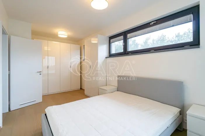 Pronájem bytu 2+kk, Praha - Malešice, Azzoniho, 51 m2