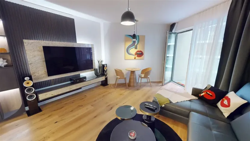 Pronájem garážového stání, Praha - Strašnice, Ramonova, 64 m2