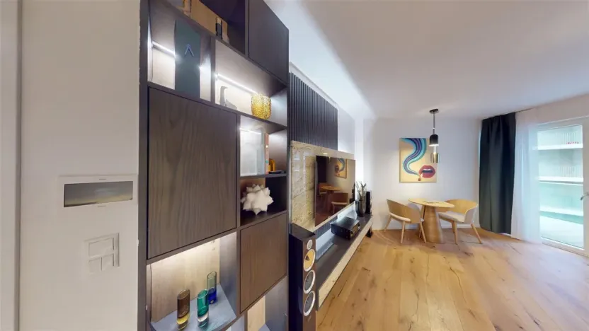 Pronájem garážového stání, Praha - Strašnice, Ramonova, 64 m2