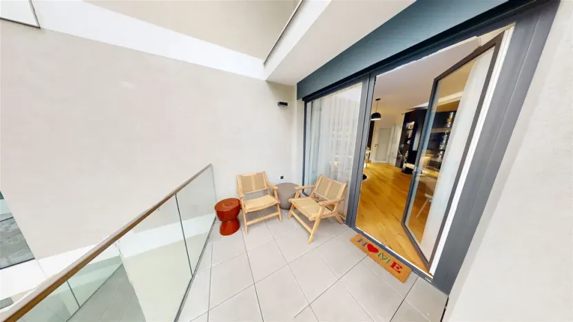 Pronájem garážového stání, Praha - Strašnice, Ramonova, 64 m2