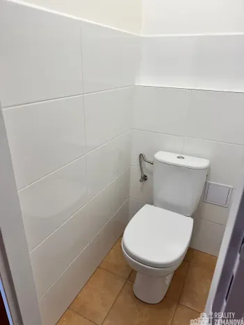 Pronájem komerční nemovitosti, Praha - Modřany, Do koutů, 41 m2