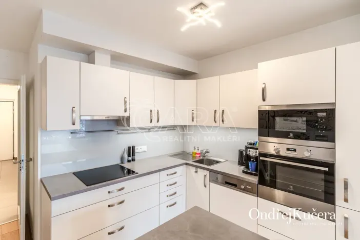 Pronájem bytu 4+kk, Praha - Dolní Chabry, K Beranovu, 188 m2