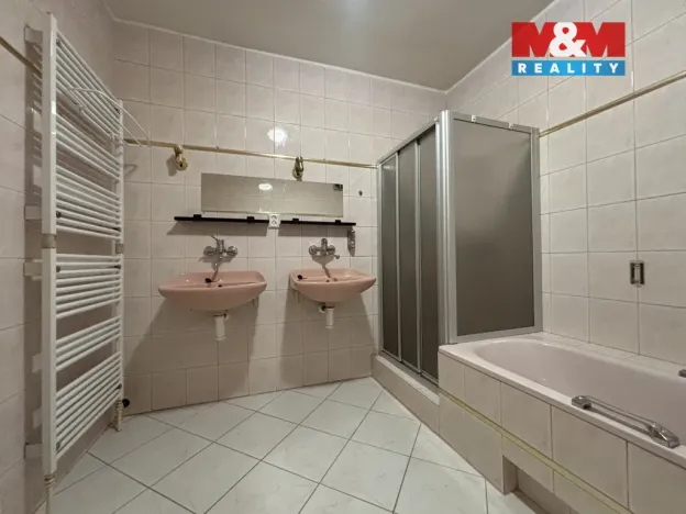 Pronájem bytu 2+1, České Budějovice - České Budějovice 6, Palmová, 70 m2