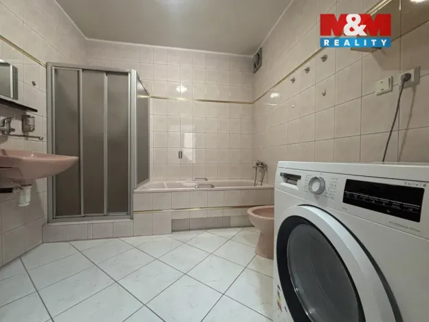 Pronájem bytu 2+1, České Budějovice - České Budějovice 6, Palmová, 70 m2