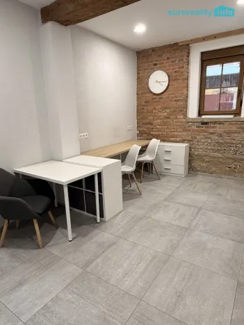 Pronájem kanceláře, Mariánské Lázně, Máchova, 25 m2