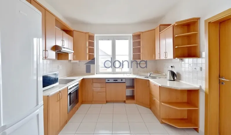 Pronájem kanceláře, Praha, Nový Zlíchov, 839 m2