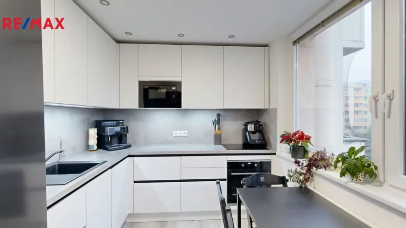 Prodej bytu 3+1, Kuřim, Na Loučkách, 68 m2