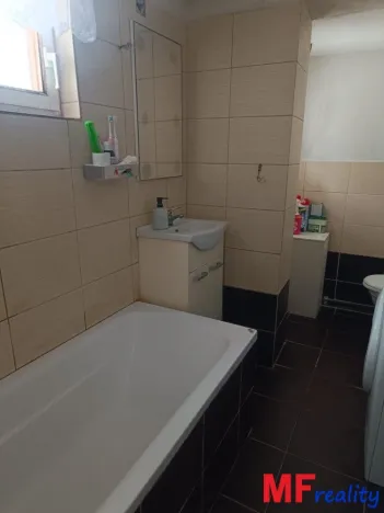 Prodej rodinného domu, Hořiněves, 82 m2