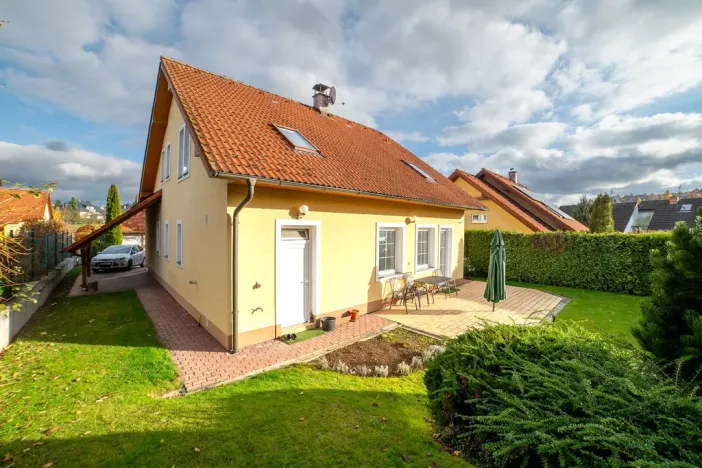 Prodej rodinného domu, Zlín - Kostelec, Fialková, 160 m2