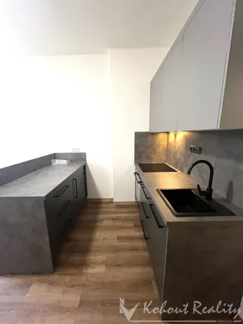 Pronájem bytu 2+kk, Praha - Strašnice, Věšínova, 43 m2
